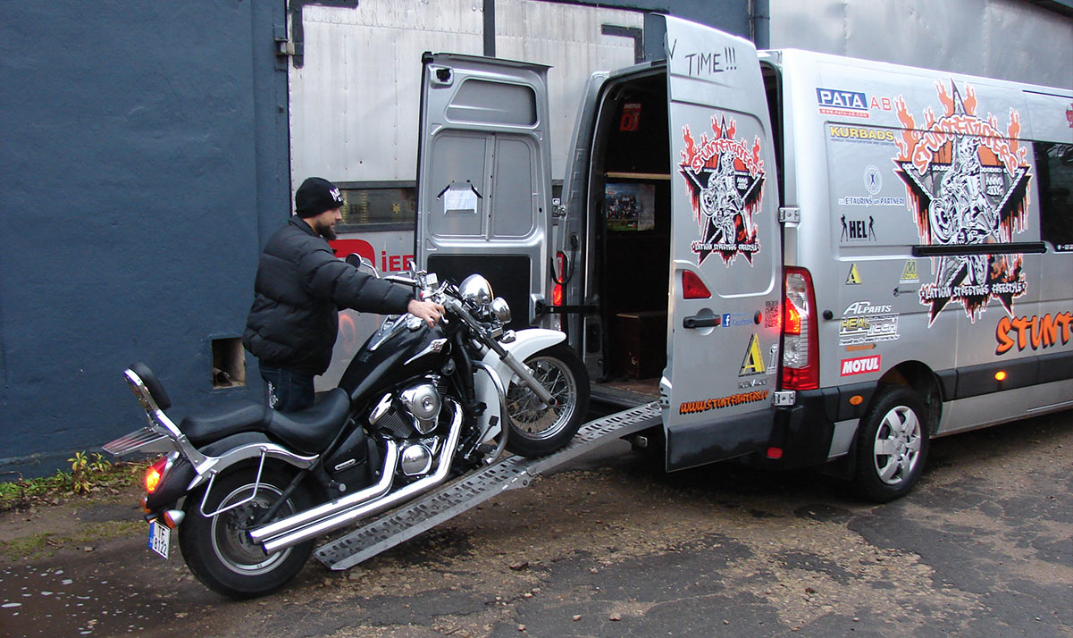 Janis-Rozitis-loading-bike-in-truck